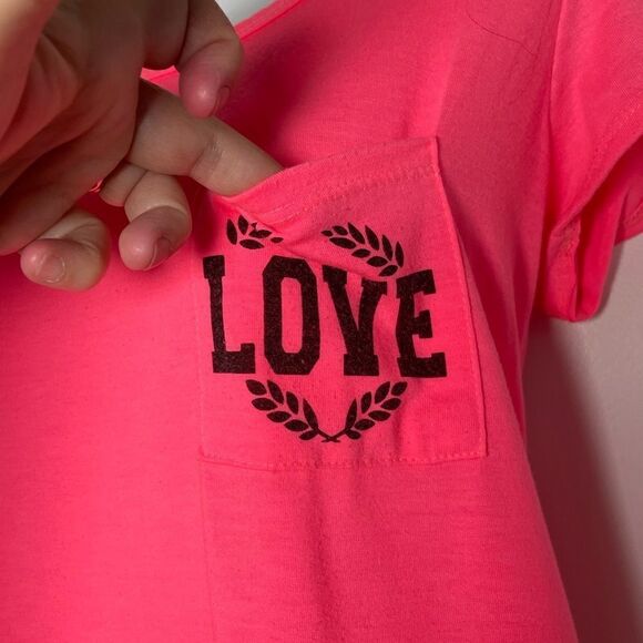 Free Kisses Graphic Love Short Sleeve Tee Medium - Picture 8 of 16